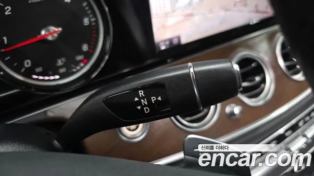 Mercedes-Benz E-Класс 2017 thumb 8