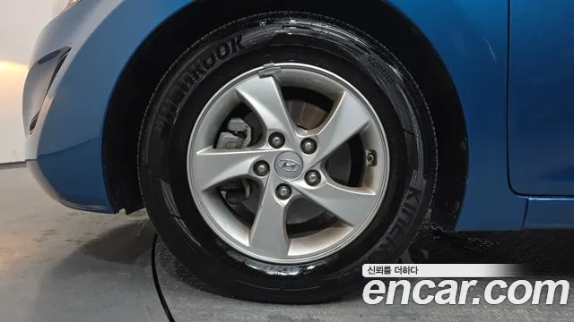 Hyundai Avante 2015 thumb 4