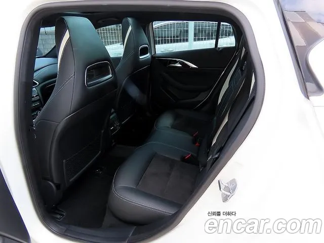 Infiniti Q30 2018 thumb 6