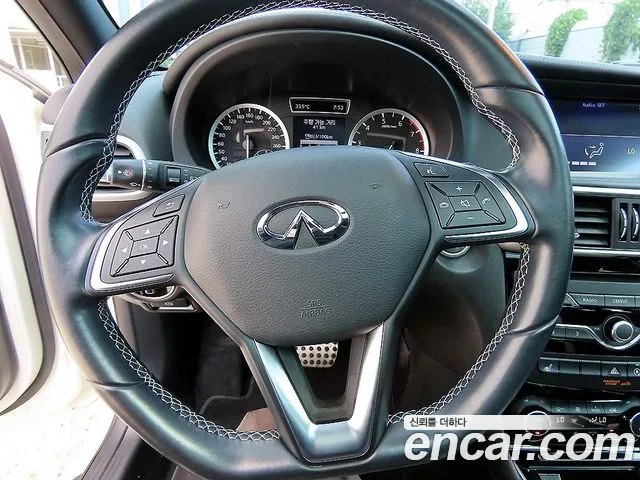 Infiniti Q30 2018 thumb 8