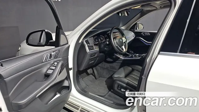 BMW X7 2021 thumb 10