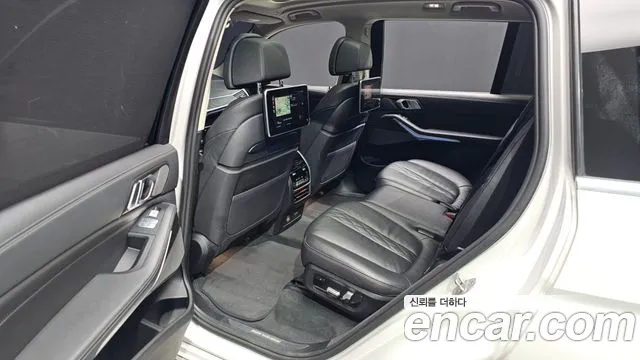 BMW X7 2021 thumb 12