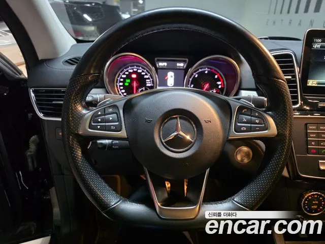 Mercedes-Benz GLE 2017 thumb 5