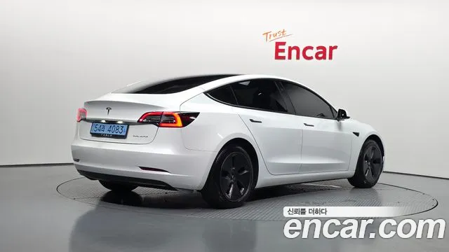 Tesla Model 3 2022 thumb 2