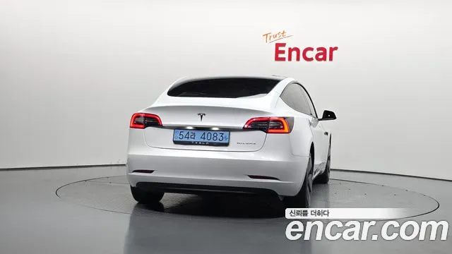 Tesla Model 3 2022 thumb 4