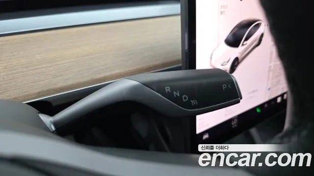 Tesla Model 3 2022 thumb 9