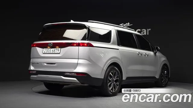 Kia Carnival 2021 thumb 2