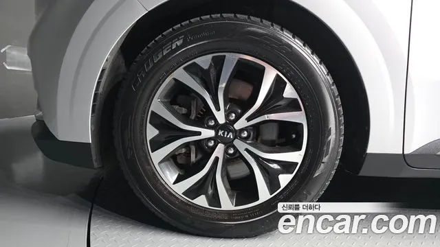 Kia Carnival 2021 thumb 5
