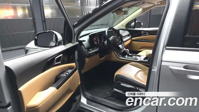 Kia Carnival 2021 thumb 10