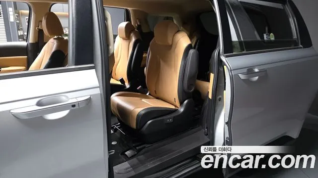 Kia Carnival 2021 thumb 12