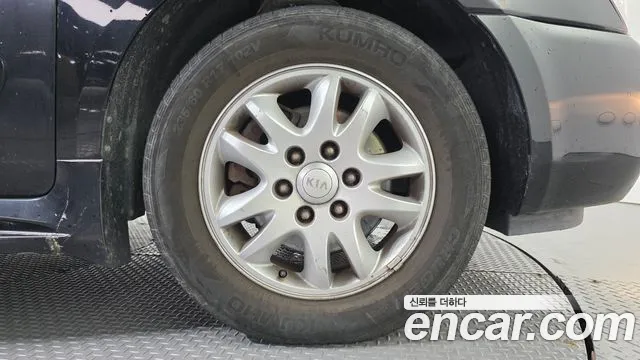 Kia Carnival 2013 thumb 5
