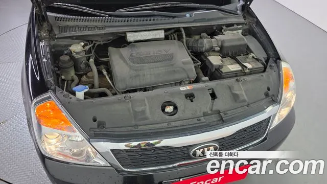 Kia Carnival 2013 thumb 6
