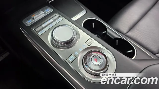 Genesis GV70 2022 thumb 9