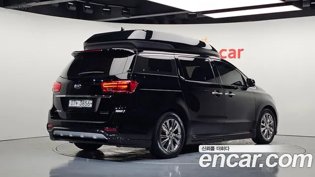 Kia Carnival 2019 thumb 2