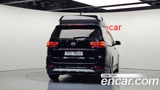 Kia Carnival 2019 thumb 4