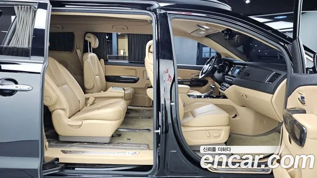 Kia Carnival 2019 thumb 12