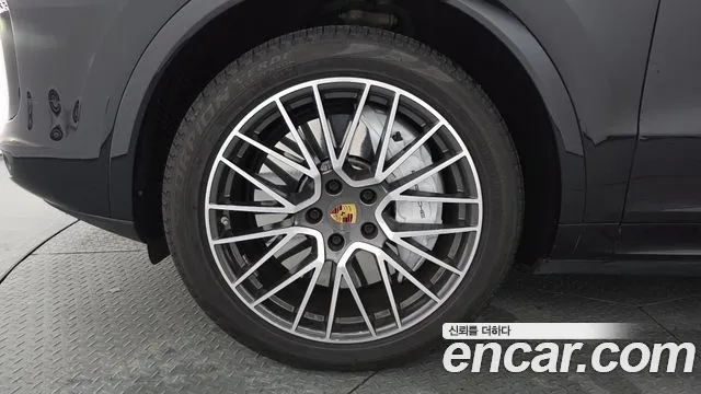 Porsche Cayenne 2018 thumb 5
