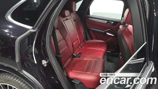 Porsche Cayenne 2018 thumb 12