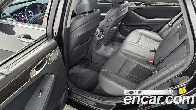 Genesis G80 2017 thumb 11