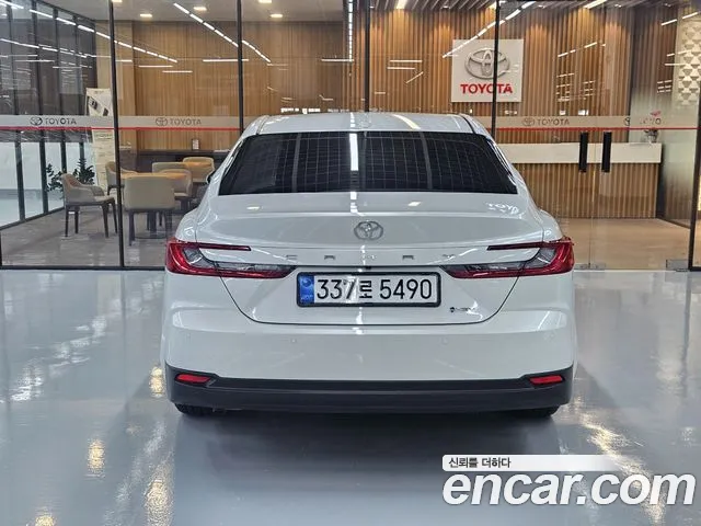 Toyota Camry 2025 thumb 4