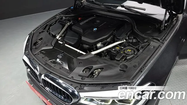 BMW 5-Series 2018 thumb 5