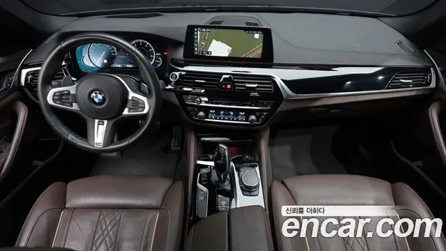BMW 5-Series 2018 thumb 6