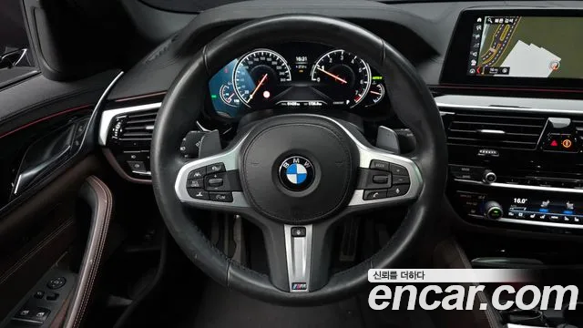 BMW 5-Series 2018 thumb 12
