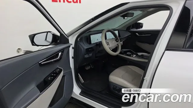 Kia EV6 2023 thumb 9