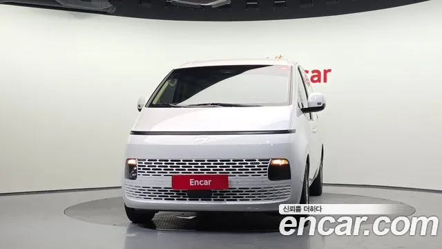 Hyundai Staria 2024 thumb 3
