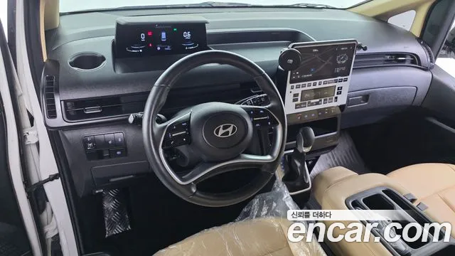 Hyundai Staria 2024 thumb 7