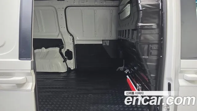 Hyundai Staria 2024 thumb 11