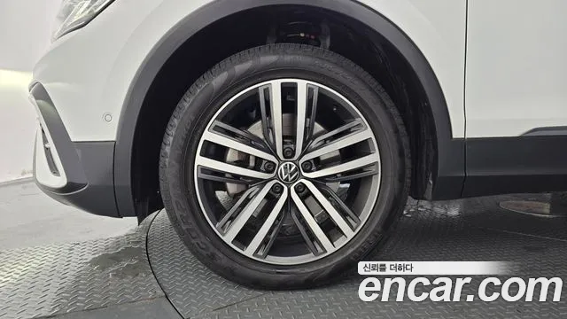 Volkswagen Tiguan 2022 thumb 5