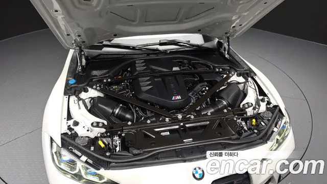 BMW M4 2024 thumb 6