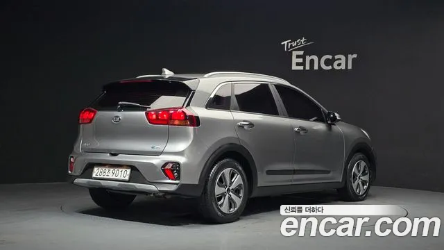Kia Niro 2019 thumb 2