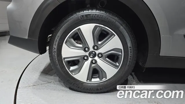 Kia Niro 2019 thumb 5