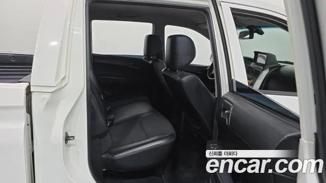KG_Mobility_Ssangyong KORANDO 2013 thumb 11