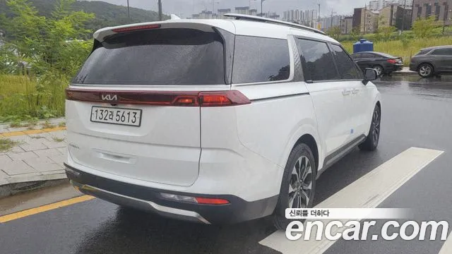 Kia Carnival 2023 thumb 2