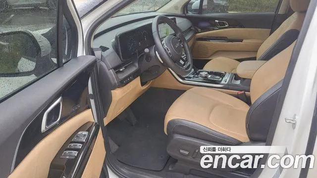 Kia Carnival 2023 thumb 3