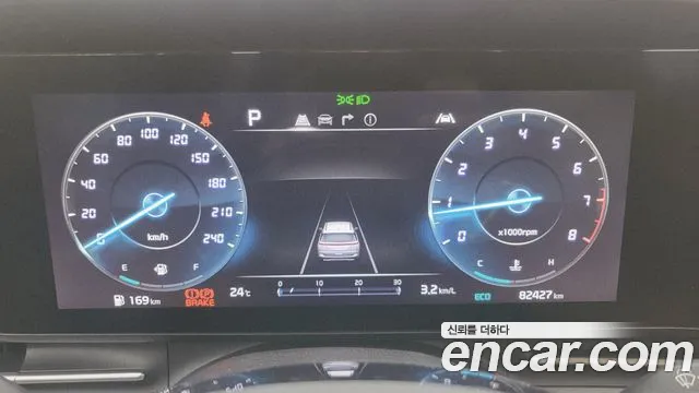 Kia Carnival 2023 thumb 5
