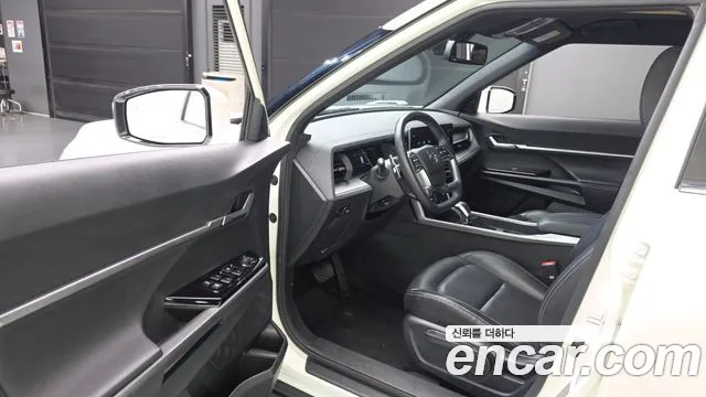 KG_Mobility_Ssangyong Torres 2022 thumb 10