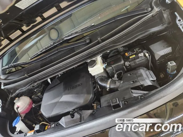 Hyundai Staria 2023 thumb 5