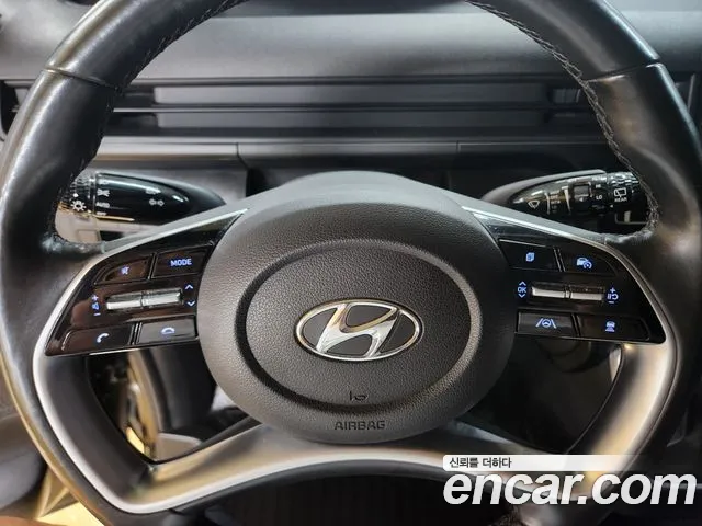 Hyundai Staria 2023 thumb 10