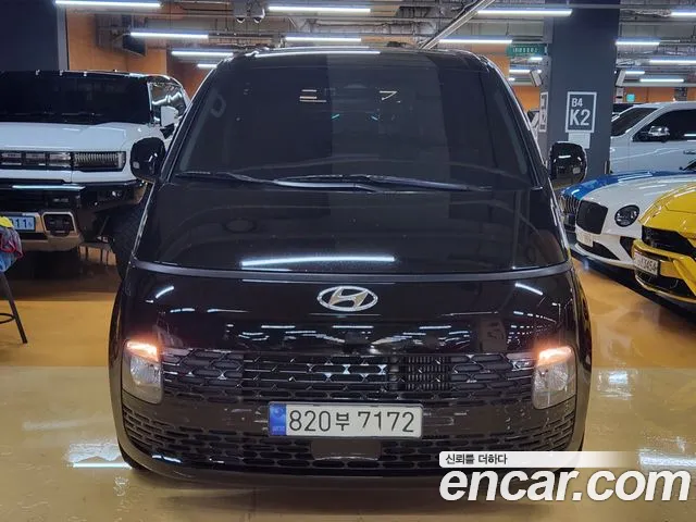 Hyundai Staria 2023 thumb 11