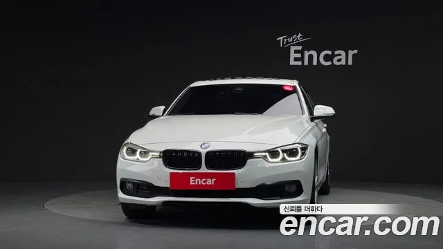 BMW 3-Series 2018 thumb 3