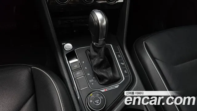 Volkswagen Tiguan 2018 thumb 9