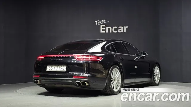 Porsche Panamera 2017 thumb 2