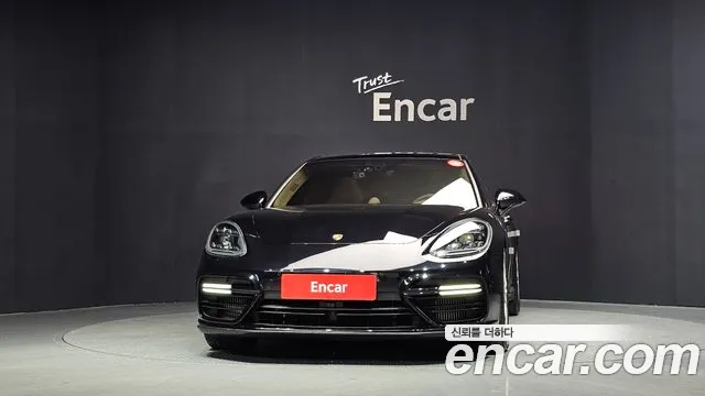 Porsche Panamera 2017 thumb 3