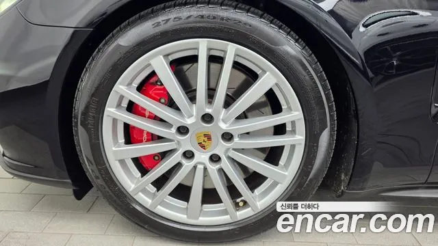 Porsche Panamera 2017 thumb 5
