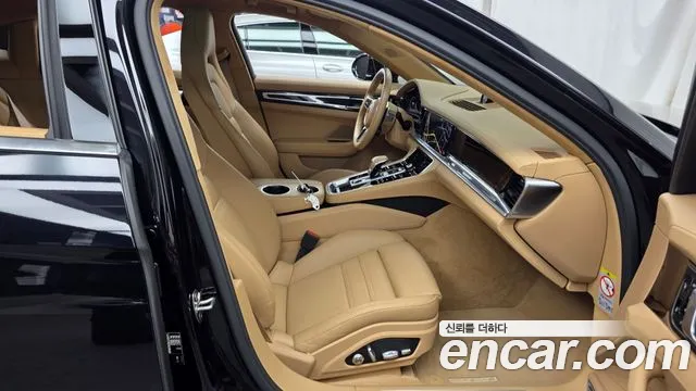 Porsche Panamera 2017 thumb 11