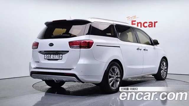 Kia Carnival 2017 thumb 2